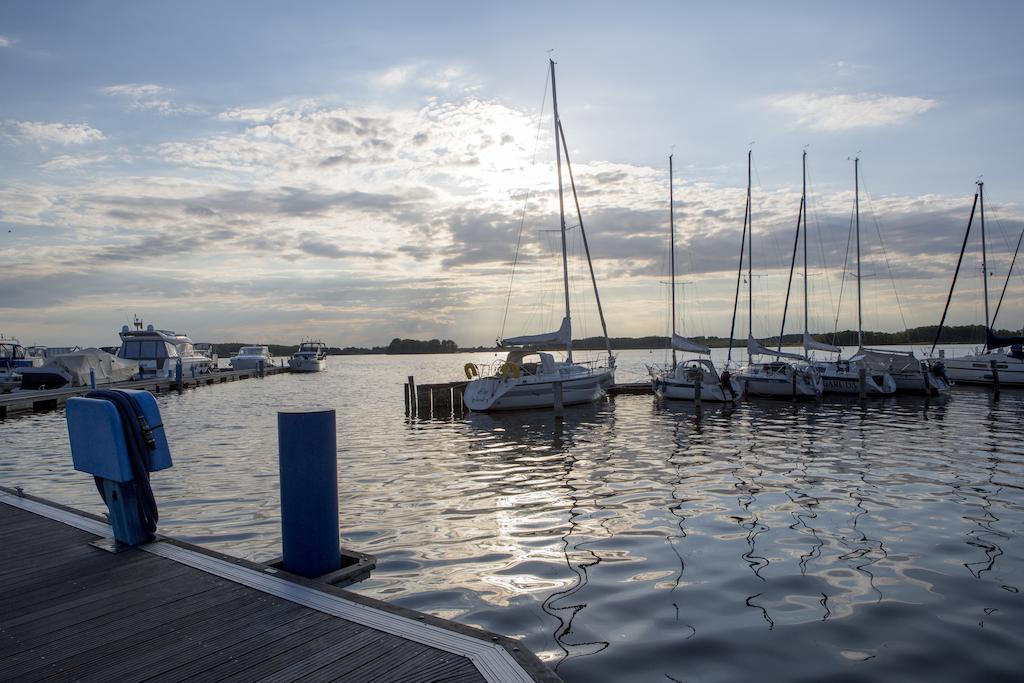 Ferienzentrum Yachthafen Рехлін Екстер'єр фото